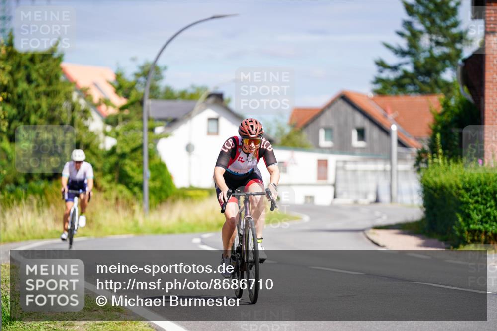 31.08.2025 - Elbe Triathlon Hamburg Michael Burmester http://msf.ph/oto/8686710 31.08.2025 14:43:57 Radfahren 127, 136 meine-sportfotos.de
