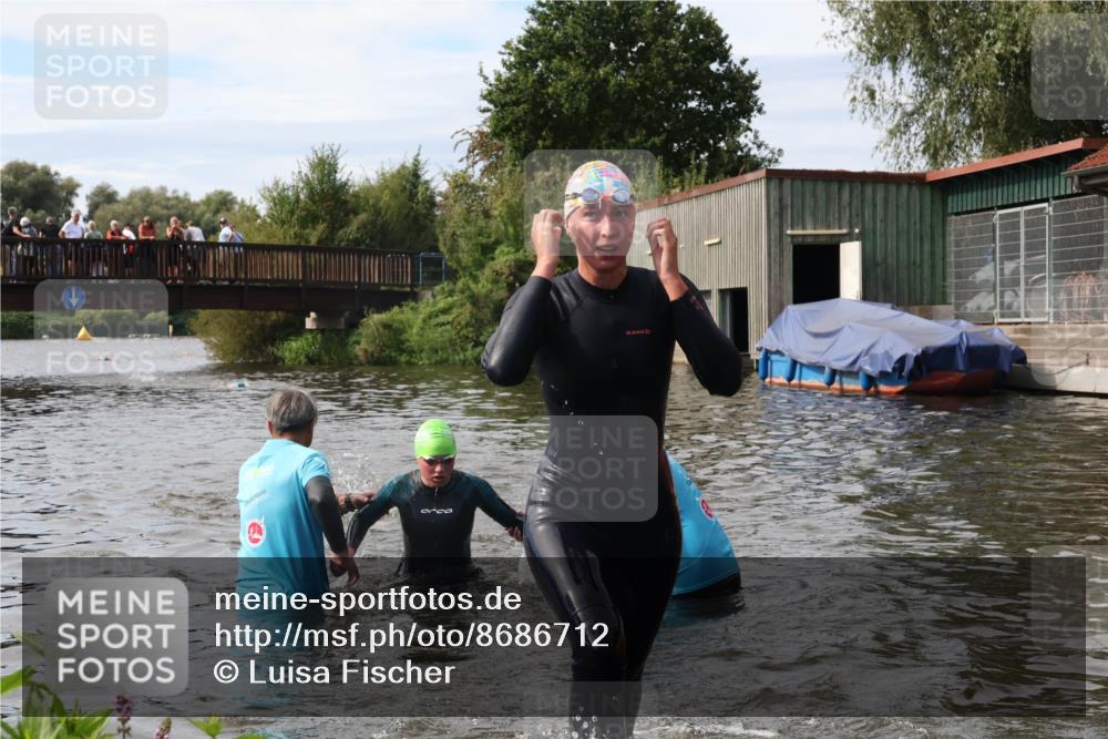 31.08.2025 - Elbe Triathlon Hamburg Luisa Fischer http://msf.ph/oto/8686712 31.08.2025 10:48:14 Schwimmen 1464, 1523, 1575, 1615 meine-sportfotos.de