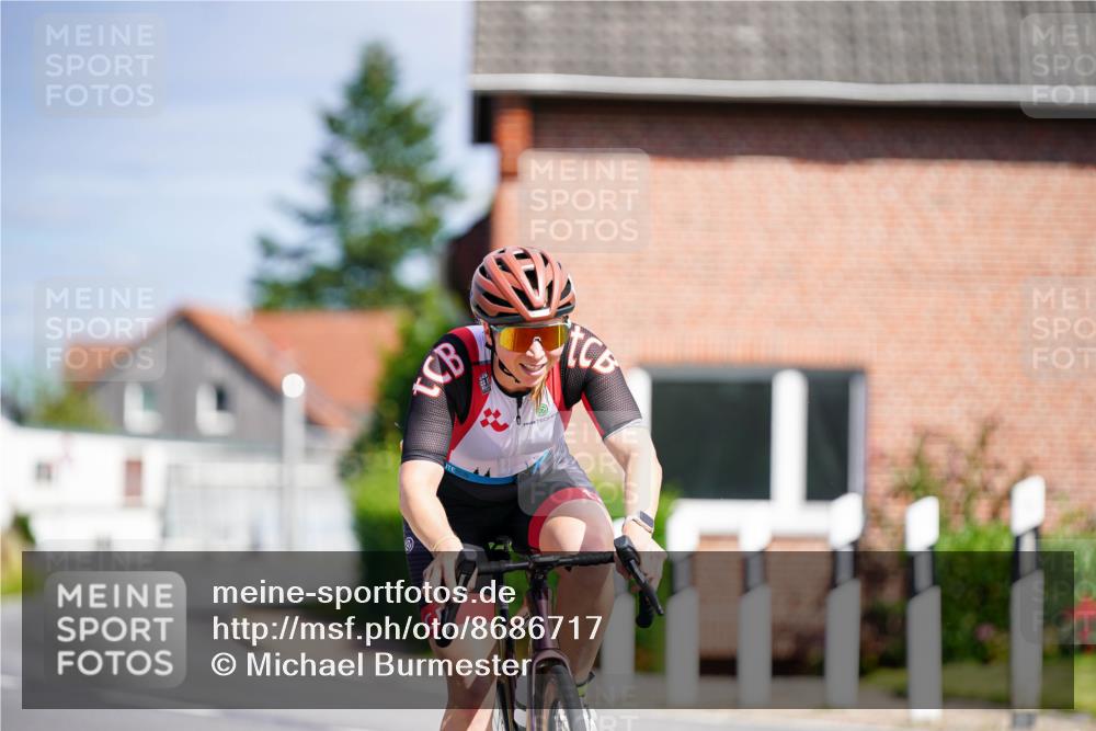 31.08.2025 - Elbe Triathlon Hamburg Michael Burmester http://msf.ph/oto/8686717 31.08.2025 14:43:58 Radfahren 127, 136 meine-sportfotos.de