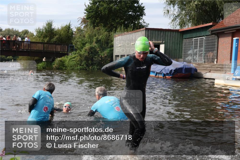 31.08.2025 - Elbe Triathlon Hamburg Luisa Fischer http://msf.ph/oto/8686718 31.08.2025 10:48:16 Schwimmen 1464, 1523, 1575, 1615 meine-sportfotos.de