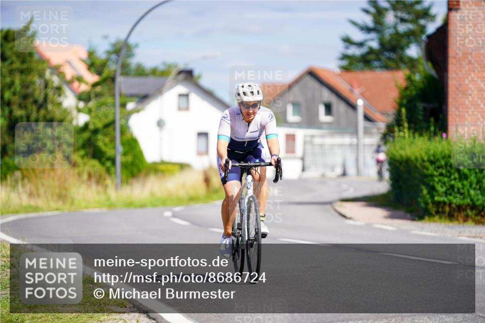 31.08.2025 - Elbe Triathlon Hamburg Michael Burmester http://msf.ph/oto/8686724 31.08.2025 14:43:59 Radfahren 127, 136 meine-sportfotos.de