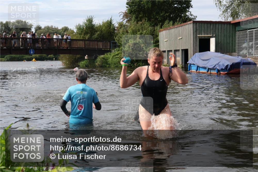 31.08.2025 - Elbe Triathlon Hamburg Luisa Fischer http://msf.ph/oto/8686734 31.08.2025 10:48:45 Schwimmen 1564, 1608 meine-sportfotos.de
