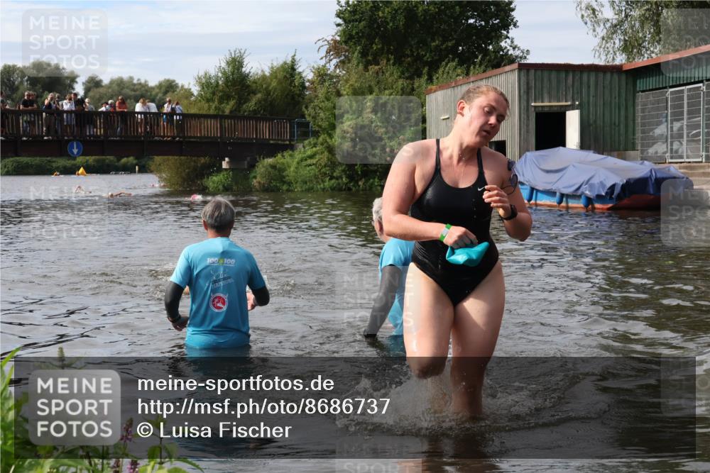 31.08.2025 - Elbe Triathlon Hamburg Luisa Fischer http://msf.ph/oto/8686737 31.08.2025 10:48:46 Schwimmen 1564, 1608 meine-sportfotos.de