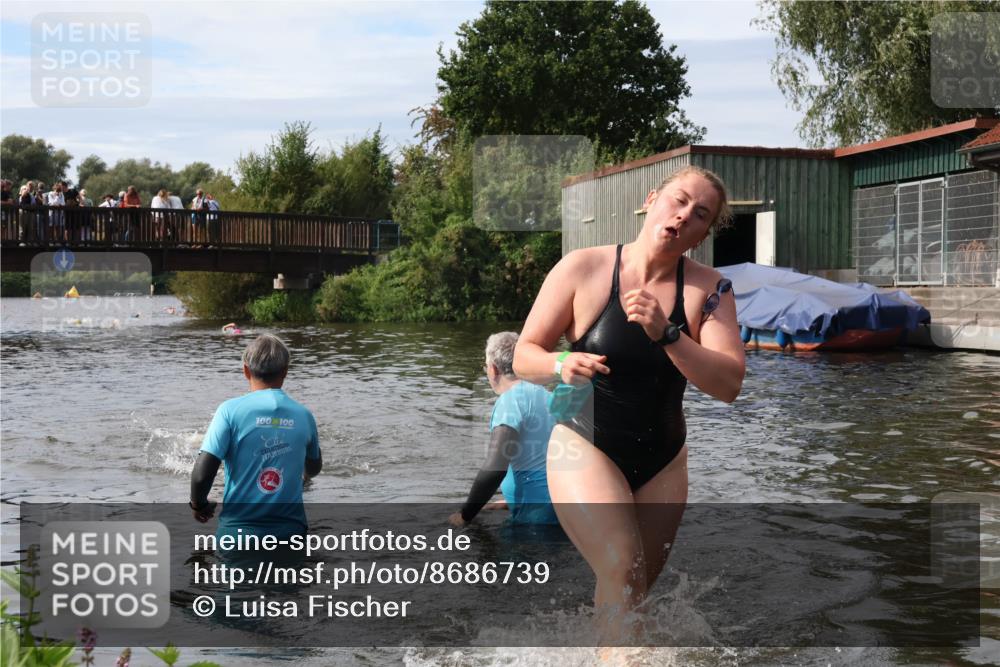 31.08.2025 - Elbe Triathlon Hamburg Luisa Fischer http://msf.ph/oto/8686739 31.08.2025 10:48:46 Schwimmen 1564, 1608 meine-sportfotos.de