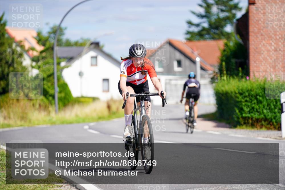 31.08.2025 - Elbe Triathlon Hamburg Michael Burmester http://msf.ph/oto/8686749 31.08.2025 14:44:13 Radfahren 145 meine-sportfotos.de