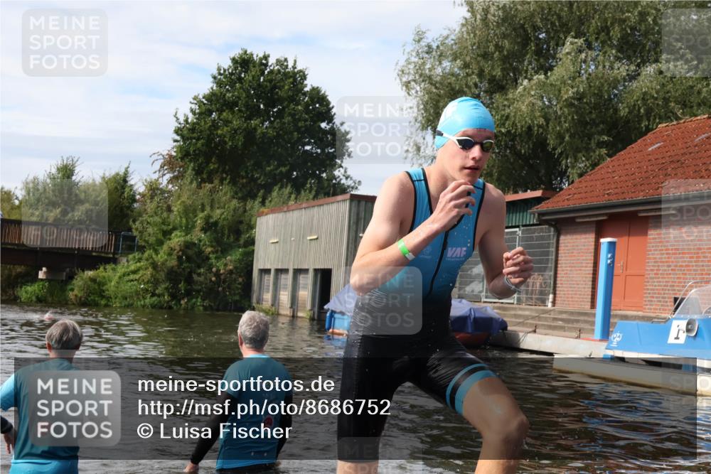 31.08.2025 - Elbe Triathlon Hamburg Luisa Fischer http://msf.ph/oto/8686752 31.08.2025 10:48:54 Schwimmen 1608 meine-sportfotos.de
