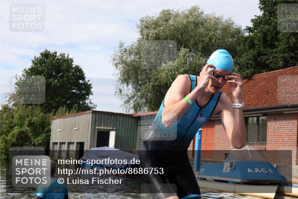 31.08.2025 - Elbe Triathlon Hamburg Luisa Fischer http://msf.ph/oto/8686753 31.08.2025 10:48:54 Schwimmen 1608 meine-sportfotos.de