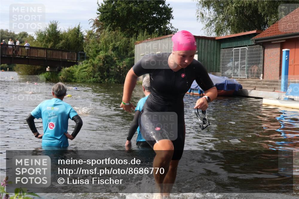 31.08.2025 - Elbe Triathlon Hamburg Luisa Fischer http://msf.ph/oto/8686770 31.08.2025 10:49:29 Schwimmen 1594, 1612 meine-sportfotos.de