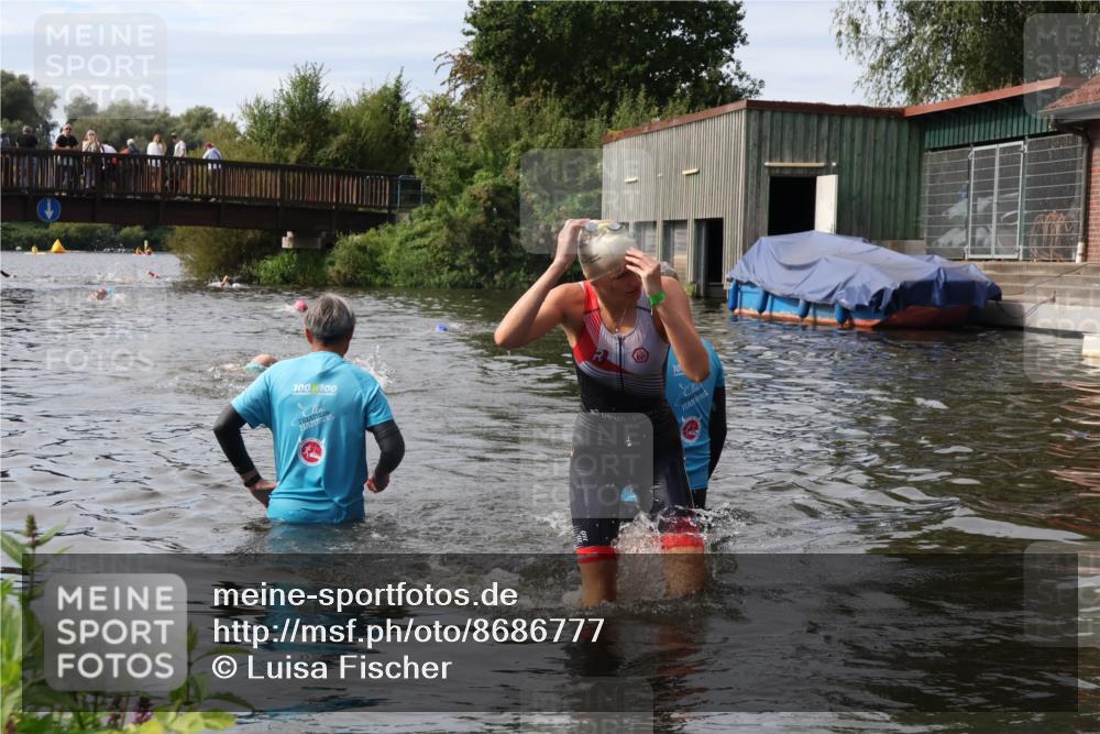 31.08.2025 - Elbe Triathlon Hamburg Luisa Fischer http://msf.ph/oto/8686777 31.08.2025 10:49:38 Schwimmen 1612 meine-sportfotos.de