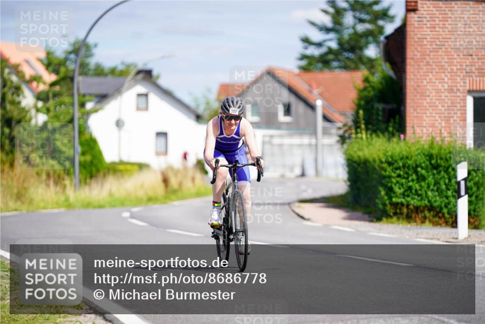 31.08.2025 - Elbe Triathlon Hamburg Michael Burmester http://msf.ph/oto/8686778 31.08.2025 14:45:02 Radfahren 122 meine-sportfotos.de