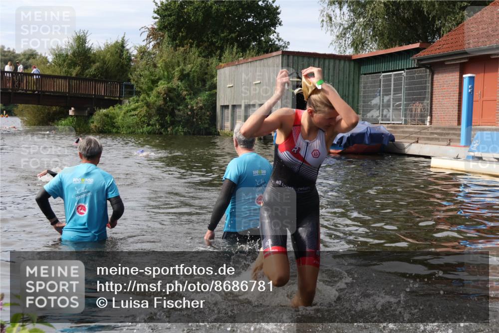 31.08.2025 - Elbe Triathlon Hamburg Luisa Fischer http://msf.ph/oto/8686781 31.08.2025 10:49:38 Schwimmen 1612 meine-sportfotos.de