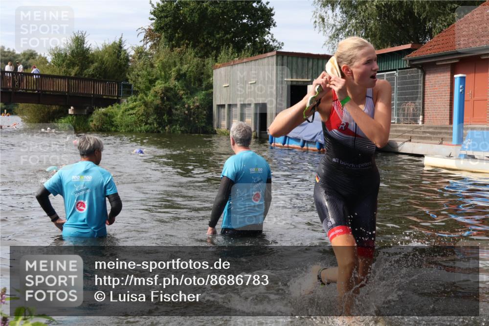 31.08.2025 - Elbe Triathlon Hamburg Luisa Fischer http://msf.ph/oto/8686783 31.08.2025 10:49:39 Schwimmen 1612 meine-sportfotos.de