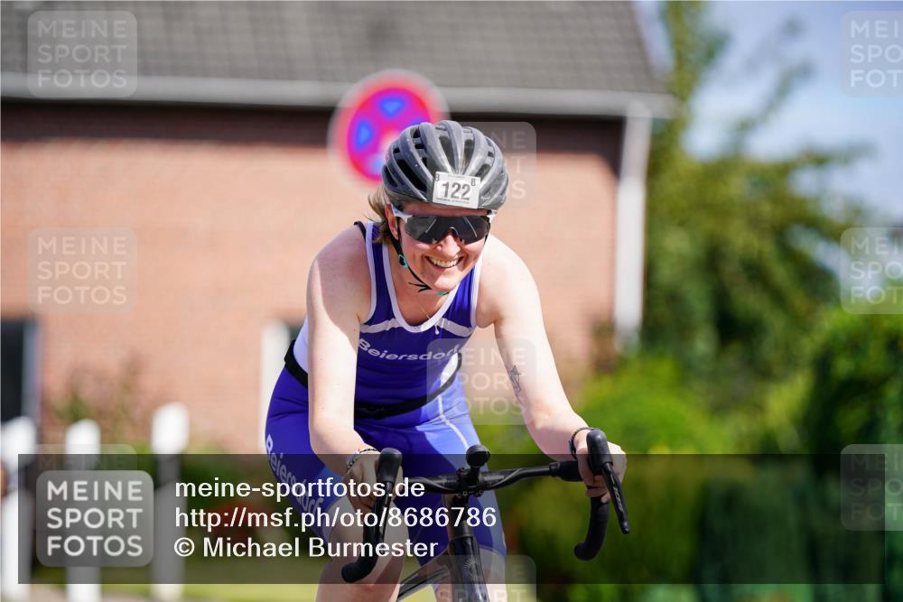 31.08.2025 - Elbe Triathlon Hamburg Michael Burmester http://msf.ph/oto/8686786 31.08.2025 14:45:04 Radfahren 122 meine-sportfotos.de