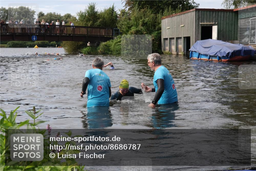 31.08.2025 - Elbe Triathlon Hamburg Luisa Fischer http://msf.ph/oto/8686787 31.08.2025 10:49:44 Schwimmen 1542, 1604 meine-sportfotos.de