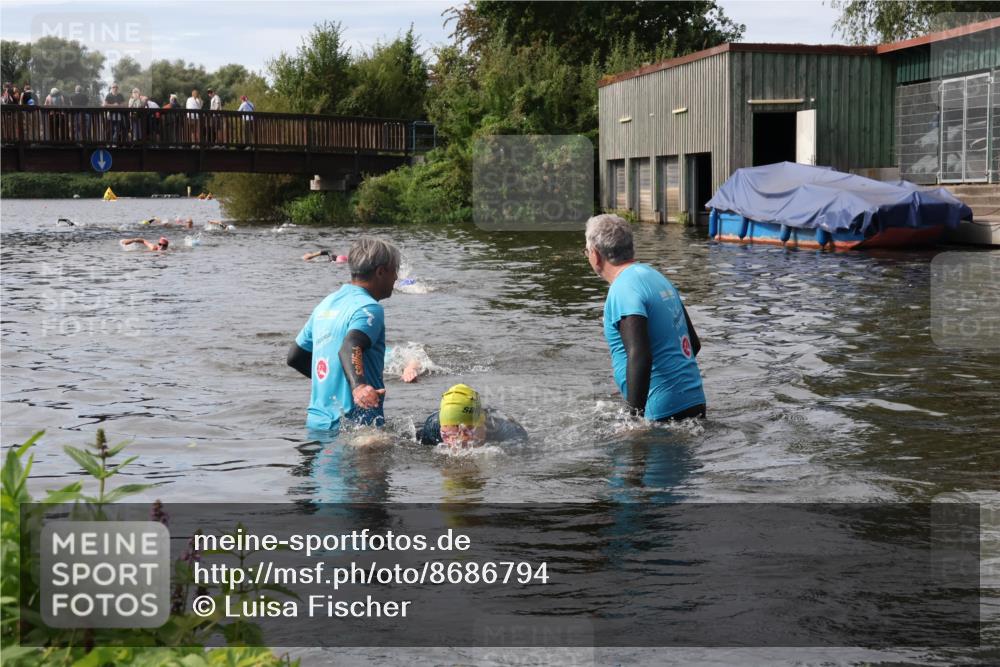 31.08.2025 - Elbe Triathlon Hamburg Luisa Fischer http://msf.ph/oto/8686794 31.08.2025 10:49:46 Schwimmen 1542, 1604 meine-sportfotos.de