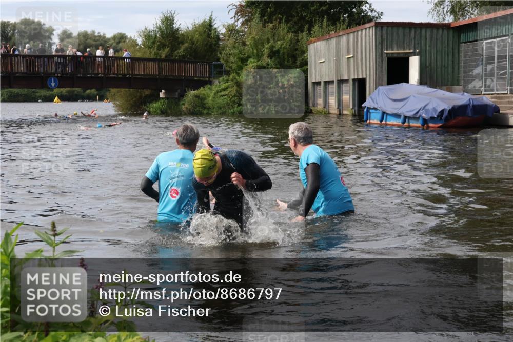 31.08.2025 - Elbe Triathlon Hamburg Luisa Fischer http://msf.ph/oto/8686797 31.08.2025 10:49:46 Schwimmen 1542, 1604 meine-sportfotos.de