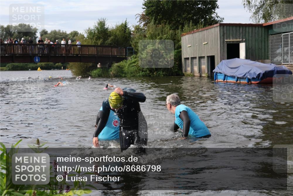 31.08.2025 - Elbe Triathlon Hamburg Luisa Fischer http://msf.ph/oto/8686798 31.08.2025 10:49:47 Schwimmen 1542, 1604 meine-sportfotos.de
