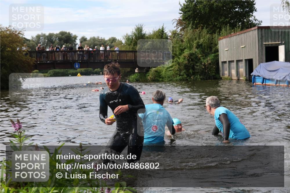 31.08.2025 - Elbe Triathlon Hamburg Luisa Fischer http://msf.ph/oto/8686802 31.08.2025 10:49:47 Schwimmen 1542, 1604 meine-sportfotos.de