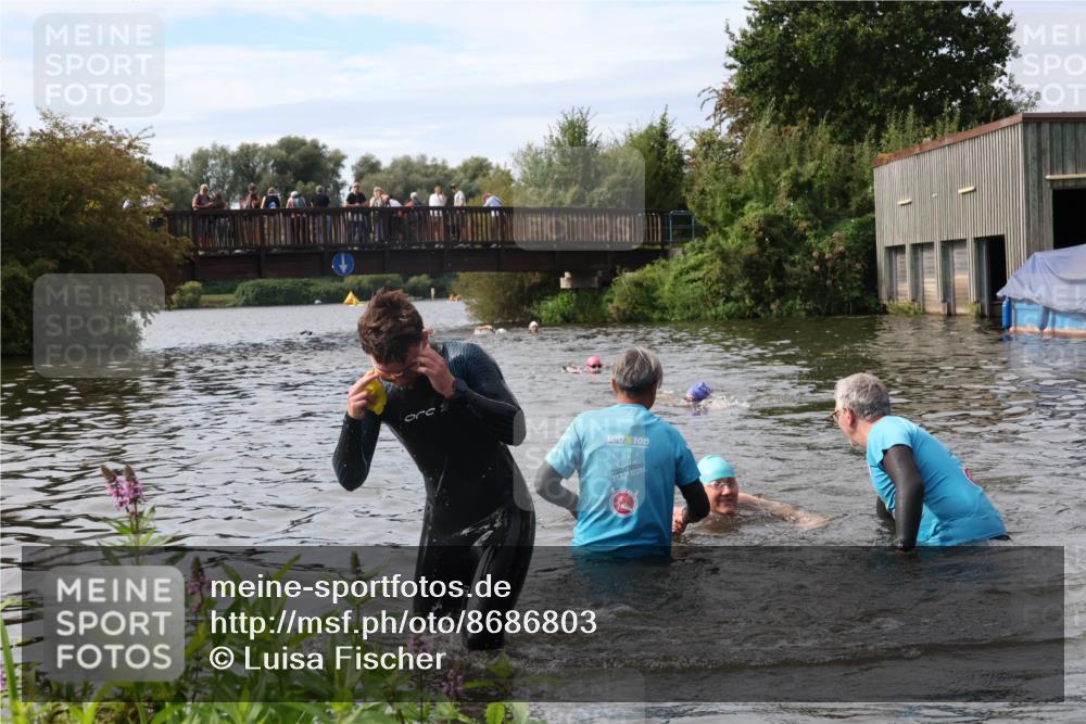 31.08.2025 - Elbe Triathlon Hamburg Luisa Fischer http://msf.ph/oto/8686803 31.08.2025 10:49:48 Schwimmen 1542, 1604 meine-sportfotos.de