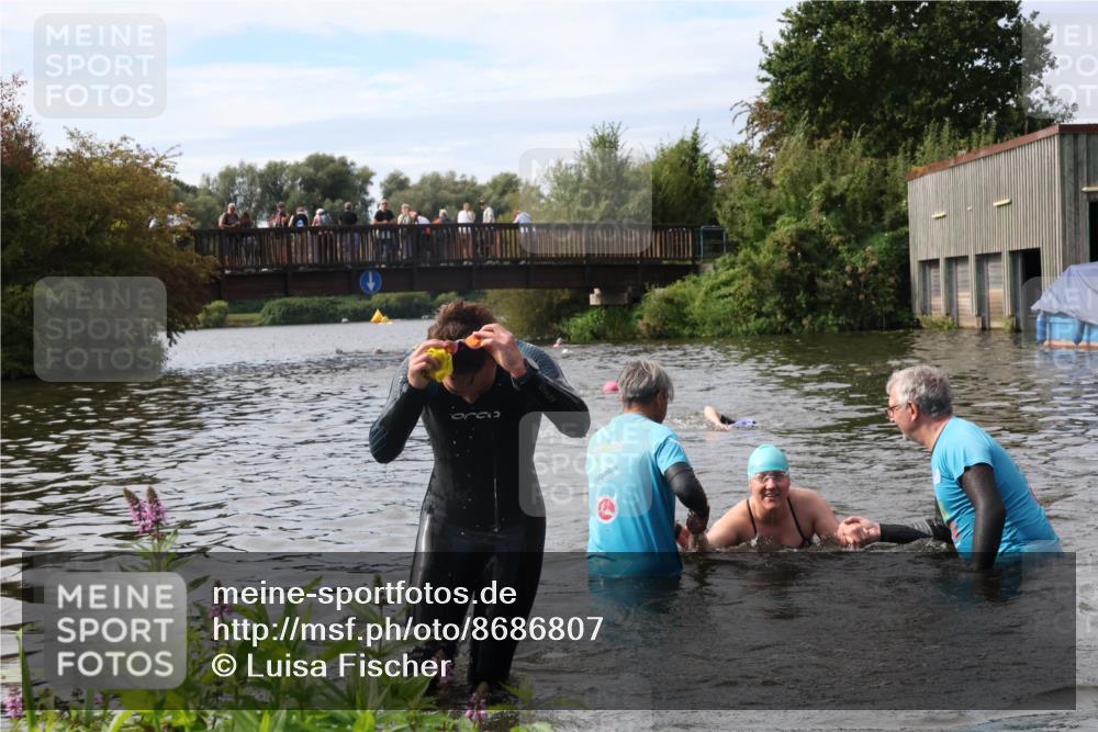 31.08.2025 - Elbe Triathlon Hamburg Luisa Fischer http://msf.ph/oto/8686807 31.08.2025 10:49:48 Schwimmen 1542, 1604 meine-sportfotos.de