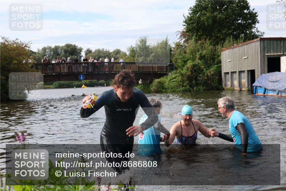 31.08.2025 - Elbe Triathlon Hamburg Luisa Fischer http://msf.ph/oto/8686808 31.08.2025 10:49:49 Schwimmen 1542, 1604 meine-sportfotos.de