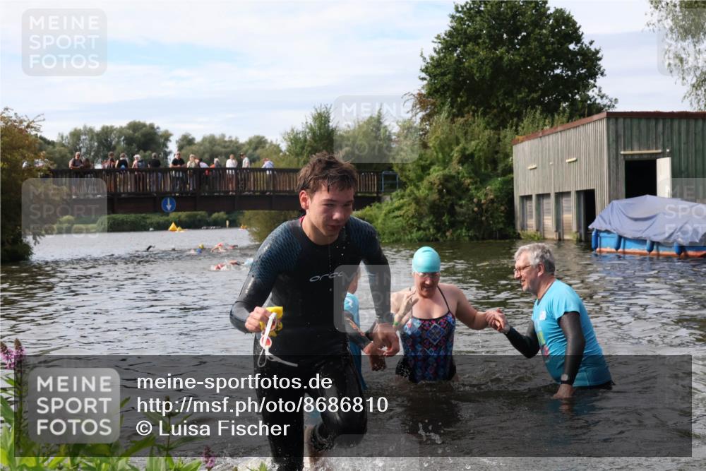 31.08.2025 - Elbe Triathlon Hamburg Luisa Fischer http://msf.ph/oto/8686810 31.08.2025 10:49:49 Schwimmen 1542, 1604 meine-sportfotos.de