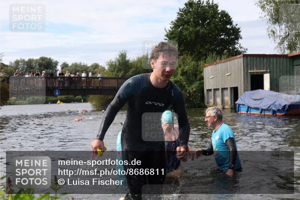 31.08.2025 - Elbe Triathlon Hamburg Luisa Fischer http://msf.ph/oto/8686811 31.08.2025 10:49:49 Schwimmen 1542, 1604 meine-sportfotos.de