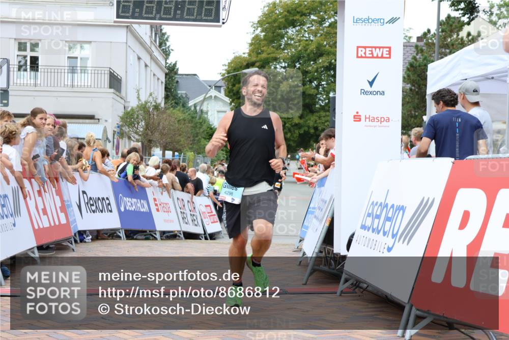 31.08.2025 - 21. Blankeneser Heldenlauf Strokosch-Dieckow http://msf.ph/oto/8686812 31.08.2025 11:59:08 Ziel 4254, 4298 meine-sportfotos.de