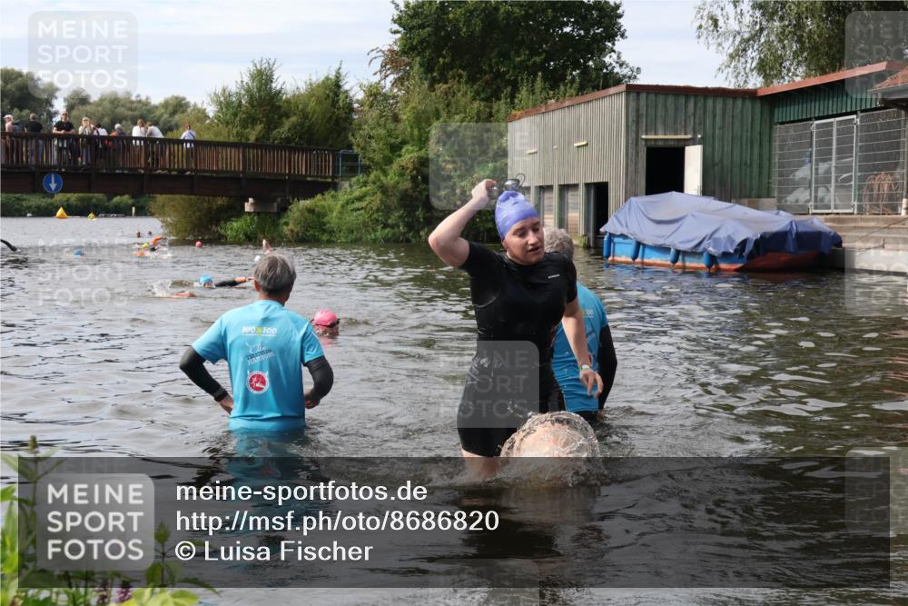 31.08.2025 - Elbe Triathlon Hamburg Luisa Fischer http://msf.ph/oto/8686820 31.08.2025 10:50:00 Schwimmen 1567 meine-sportfotos.de