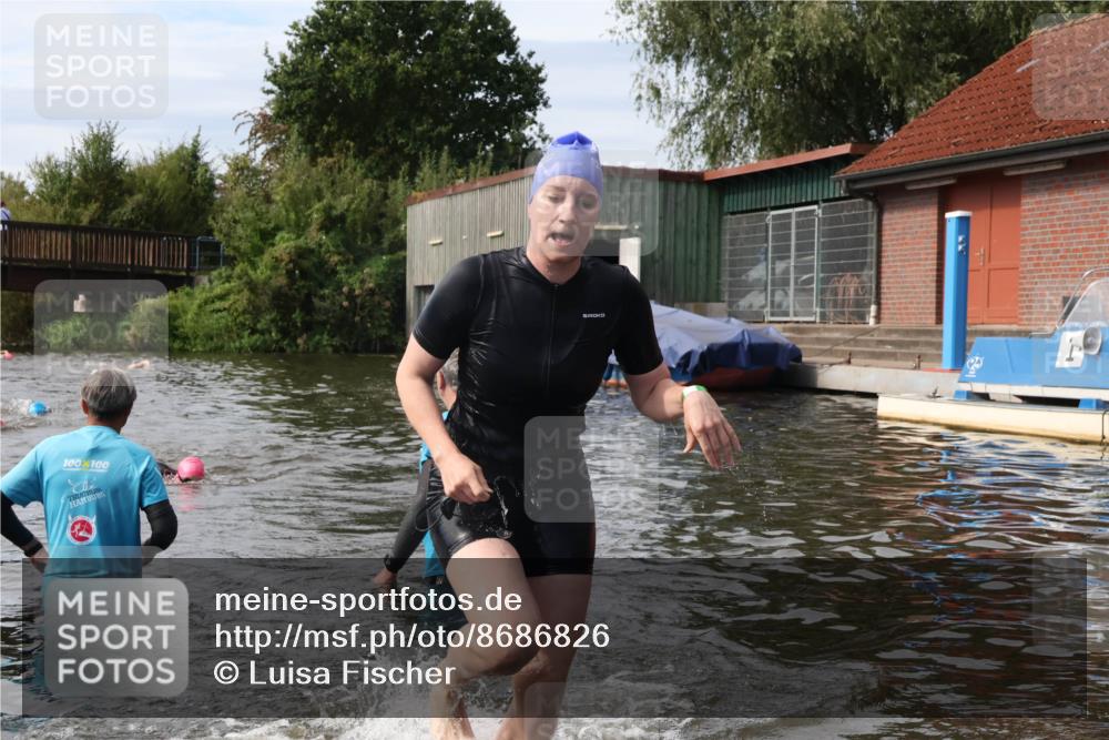 31.08.2025 - Elbe Triathlon Hamburg Luisa Fischer http://msf.ph/oto/8686826 31.08.2025 10:50:01 Schwimmen 1567, 1610 meine-sportfotos.de