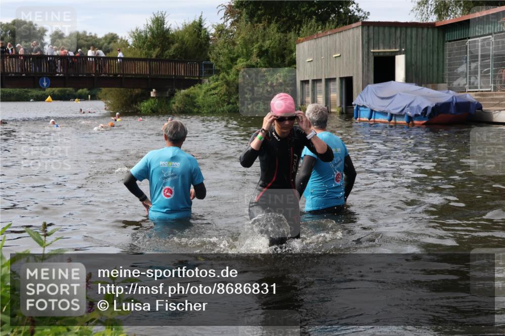 31.08.2025 - Elbe Triathlon Hamburg Luisa Fischer http://msf.ph/oto/8686831 31.08.2025 10:50:09 Schwimmen 1610 meine-sportfotos.de