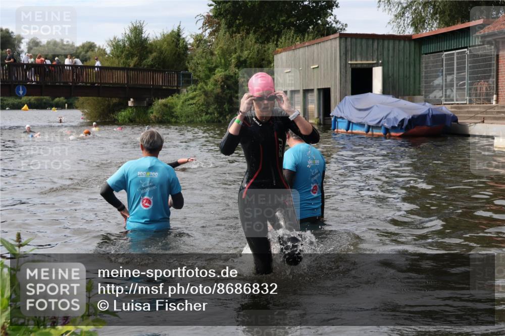 31.08.2025 - Elbe Triathlon Hamburg Luisa Fischer http://msf.ph/oto/8686832 31.08.2025 10:50:09 Schwimmen 1610 meine-sportfotos.de