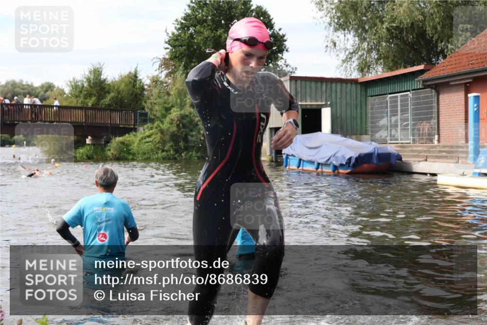 31.08.2025 - Elbe Triathlon Hamburg Luisa Fischer http://msf.ph/oto/8686839 31.08.2025 10:50:11 Schwimmen 1512, 1610 meine-sportfotos.de