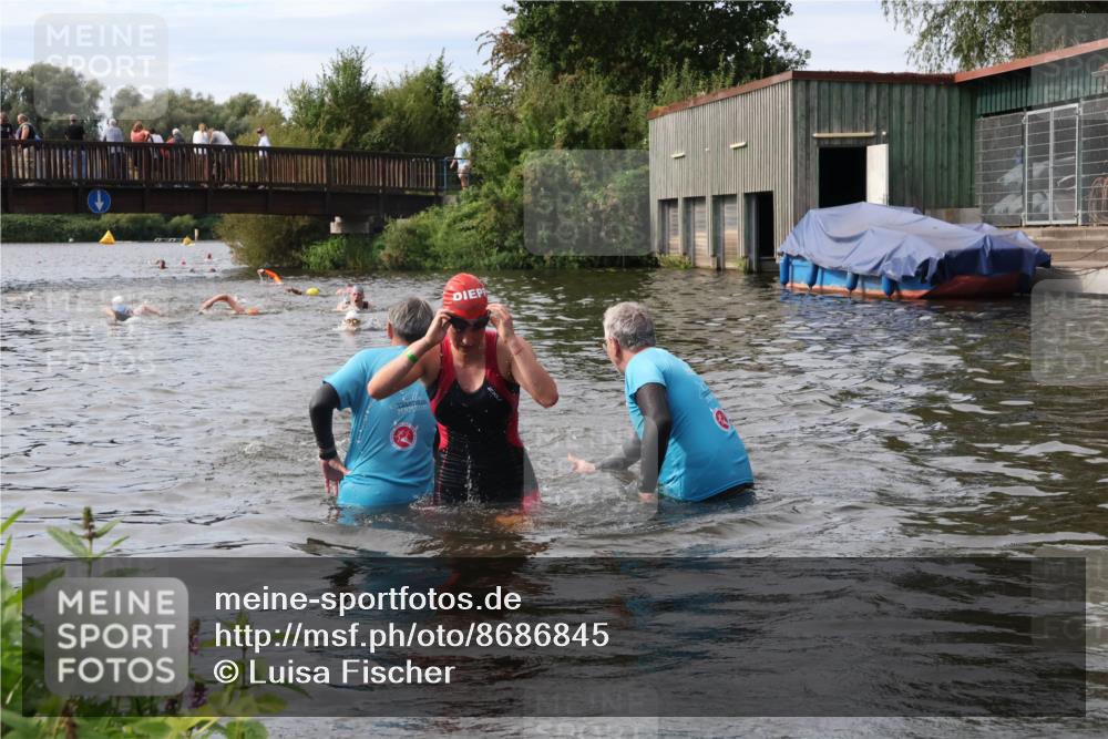 31.08.2025 - Elbe Triathlon Hamburg Luisa Fischer http://msf.ph/oto/8686845 31.08.2025 10:50:16 Schwimmen 1512, 1529 meine-sportfotos.de