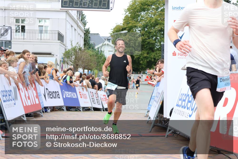 31.08.2025 - 21. Blankeneser Heldenlauf Strokosch-Dieckow http://msf.ph/oto/8686852 31.08.2025 11:59:08 Ziel 4254, 4298 meine-sportfotos.de