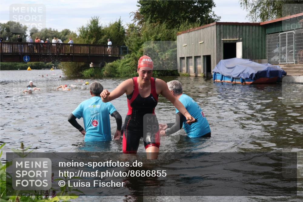 31.08.2025 - Elbe Triathlon Hamburg Luisa Fischer http://msf.ph/oto/8686855 31.08.2025 10:50:18 Schwimmen 1512, 1529 meine-sportfotos.de