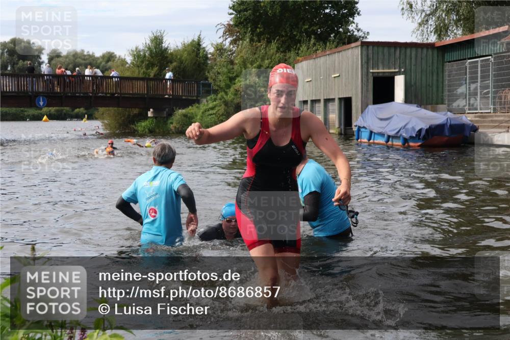 31.08.2025 - Elbe Triathlon Hamburg Luisa Fischer http://msf.ph/oto/8686857 31.08.2025 10:50:18 Schwimmen 1512, 1529 meine-sportfotos.de