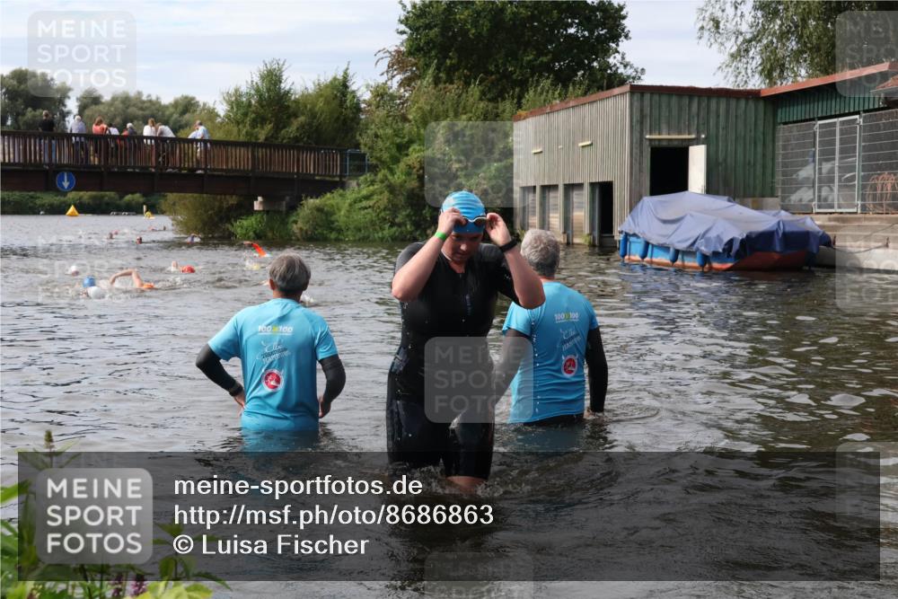 31.08.2025 - Elbe Triathlon Hamburg Luisa Fischer http://msf.ph/oto/8686863 31.08.2025 10:50:21 Schwimmen 1512, 1529 meine-sportfotos.de