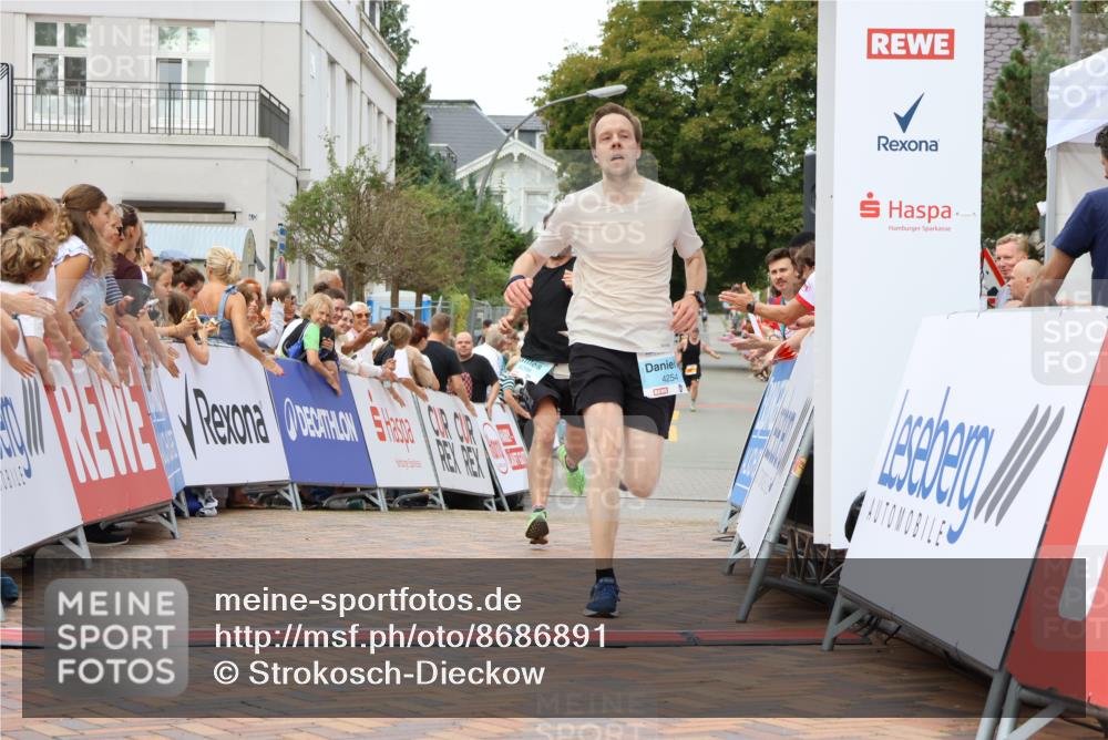 31.08.2025 - 21. Blankeneser Heldenlauf Strokosch-Dieckow http://msf.ph/oto/8686891 31.08.2025 11:59:07 Ziel 4254, 4298 meine-sportfotos.de