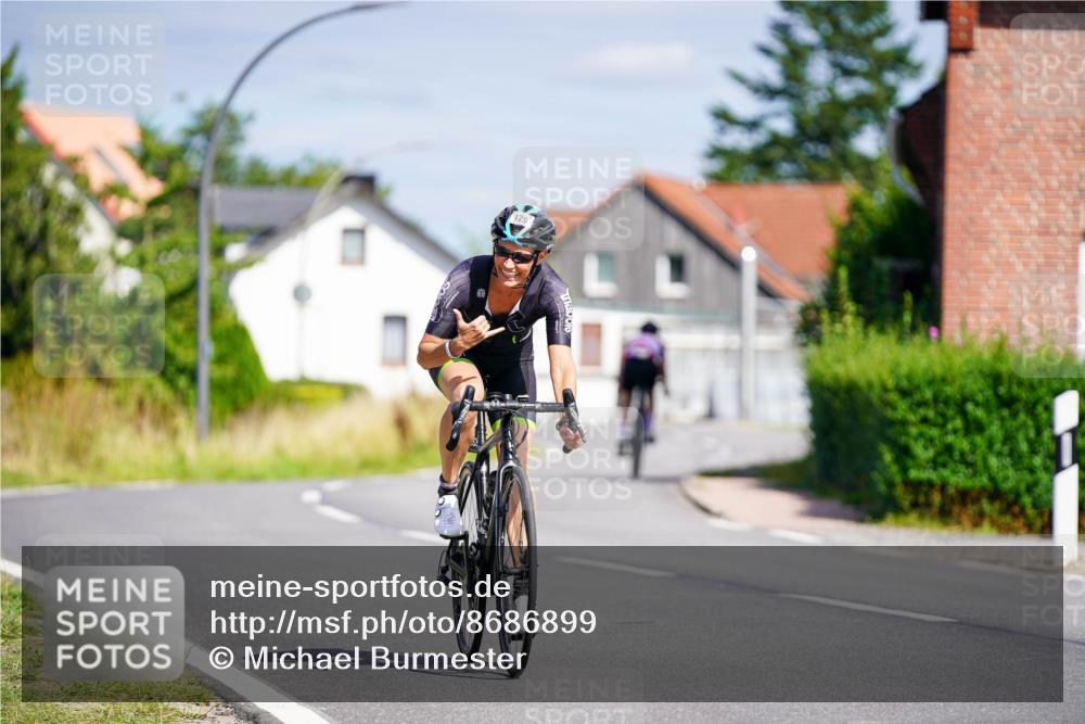 31.08.2025 - Elbe Triathlon Hamburg Michael Burmester http://msf.ph/oto/8686899 31.08.2025 14:46:38 Radfahren 129, 157 meine-sportfotos.de
