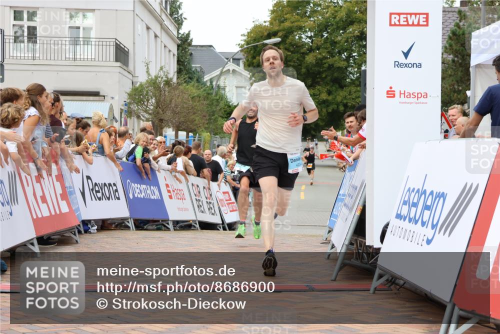 31.08.2025 - 21. Blankeneser Heldenlauf Strokosch-Dieckow http://msf.ph/oto/8686900 31.08.2025 11:59:07 Ziel 4254, 4298 meine-sportfotos.de