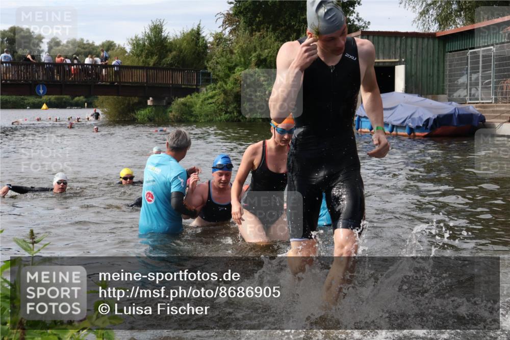31.08.2025 - Elbe Triathlon Hamburg Luisa Fischer http://msf.ph/oto/8686905 31.08.2025 10:50:44 Schwimmen 1530, 1534, 1537, 1549, 1572, 1576, 1584, 1609, 1613 meine-sportfotos.de