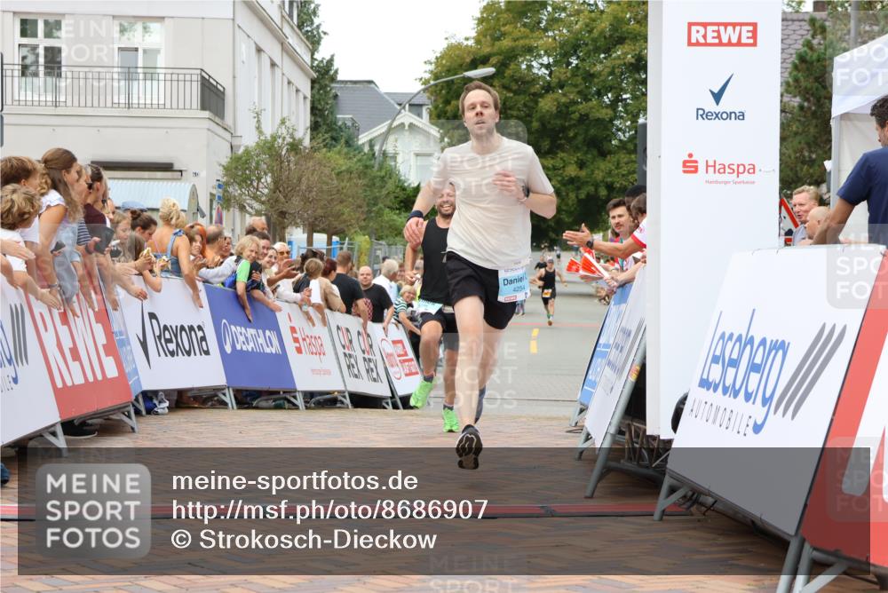 31.08.2025 - 21. Blankeneser Heldenlauf Strokosch-Dieckow http://msf.ph/oto/8686907 31.08.2025 11:59:06 Ziel 4254, 4298 meine-sportfotos.de