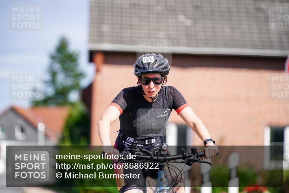 31.08.2025 - Elbe Triathlon Hamburg Michael Burmester http://msf.ph/oto/8686922 31.08.2025 14:47:01 Radfahren 121 meine-sportfotos.de