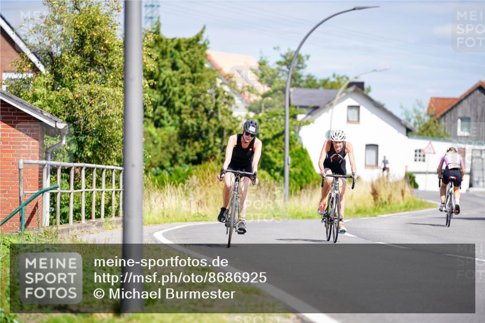 31.08.2025 - Elbe Triathlon Hamburg Michael Burmester http://msf.ph/oto/8686925 31.08.2025 14:47:21 Radfahren 132, 148 meine-sportfotos.de