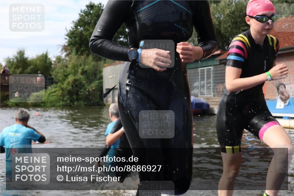 31.08.2025 - Elbe Triathlon Hamburg Luisa Fischer http://msf.ph/oto/8686927 31.08.2025 10:50:53 Schwimmen 1510, 1530, 1534, 1572, 1613 meine-sportfotos.de
