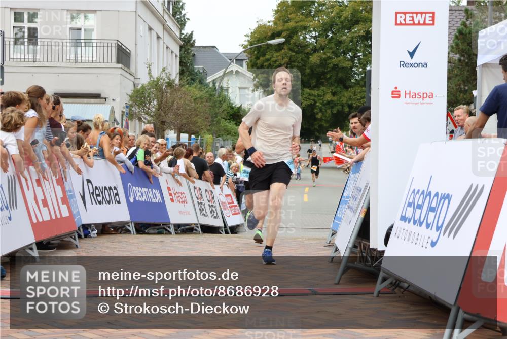 31.08.2025 - 21. Blankeneser Heldenlauf Strokosch-Dieckow http://msf.ph/oto/8686928 31.08.2025 11:59:06 Ziel 4254, 4298 meine-sportfotos.de