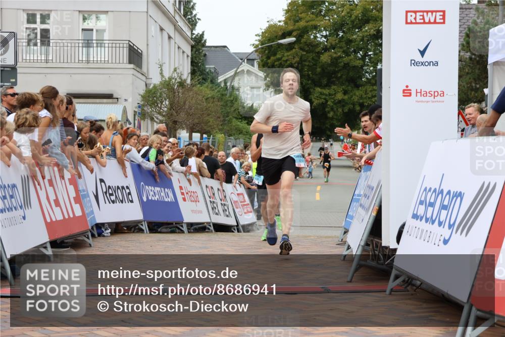 31.08.2025 - 21. Blankeneser Heldenlauf Strokosch-Dieckow http://msf.ph/oto/8686941 31.08.2025 11:59:06 Ziel 4254, 4298 meine-sportfotos.de
