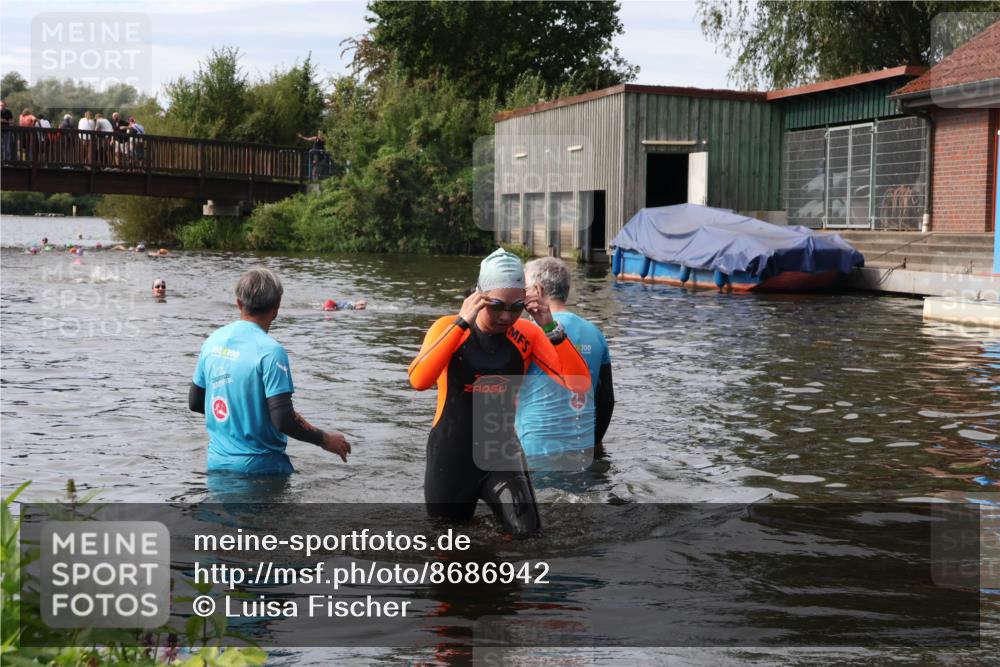 31.08.2025 - Elbe Triathlon Hamburg Luisa Fischer http://msf.ph/oto/8686942 31.08.2025 10:51:03 Schwimmen 1578 meine-sportfotos.de