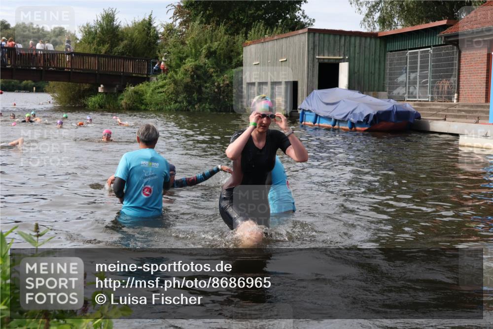 31.08.2025 - Elbe Triathlon Hamburg Luisa Fischer http://msf.ph/oto/8686965 31.08.2025 10:51:28 Schwimmen 1531, 1556, 1592 meine-sportfotos.de